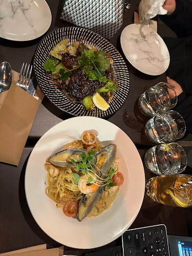 Shop 1 & 2/234 Flinders Ln, Melbourne VIC 3000