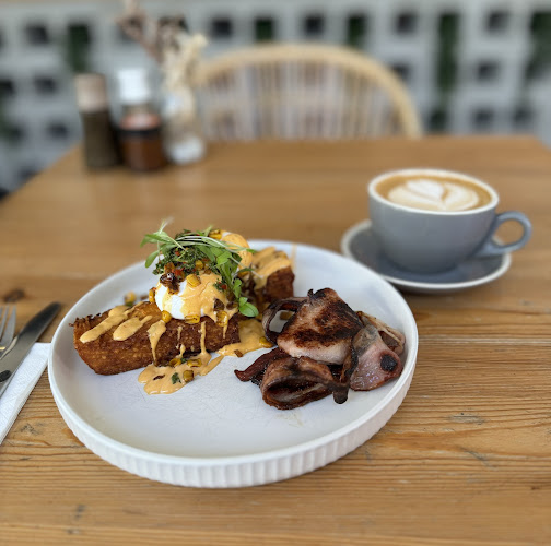 Comentarii opinii despre White Picket Fence