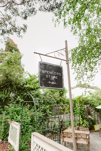 Comentarii opinii despre Spencers Store
