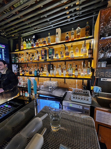 Comentarii opinii despre Hippo Bottle & Bar