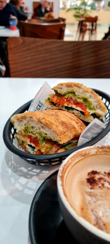 Opinii despre Dr Tully's Espresso Bar în Warrnambool - Hospitality and gastronomy