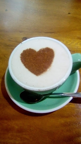 2/2 Sunlight Dr, Burleigh Waters QLD 4220