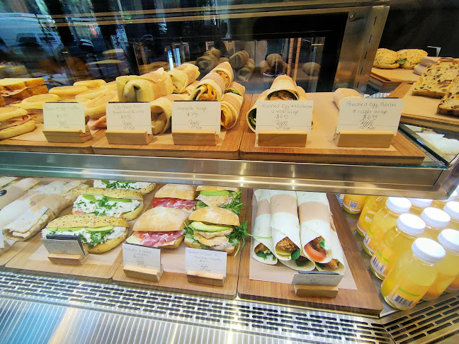 Comentarii opinii despre Koffi Bar