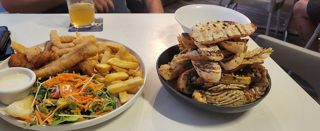 136 Point Cartwright Dr, Buddina QLD 4575