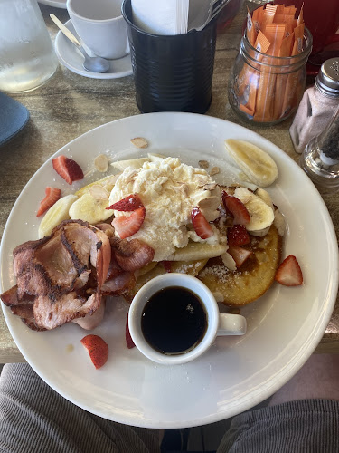 Opinii despre The Hometown Cafe and Restaurant Bathurst în Bathurst - Hospitality and gastronomy