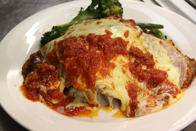 La Trattoria Restaurant & Pizza Bar - Hospitality and gastronomy