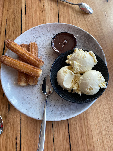 Opinii despre The Fish & Burger Co. în Melbourne - Hospitality and gastronomy