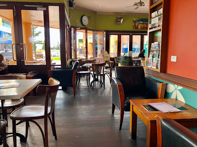 Henrys Cafe Brasserie