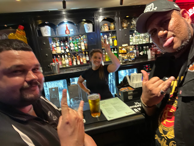 Comentarii opinii despre Waxy's Irish Pub and Skyline Roof Top Bar