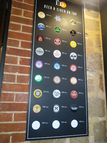 Comentarii opinii despre The Edinburgh Hotel