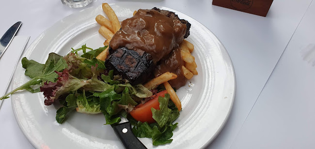 Royal Melbourne Hotel - Hospitality and gastronomy