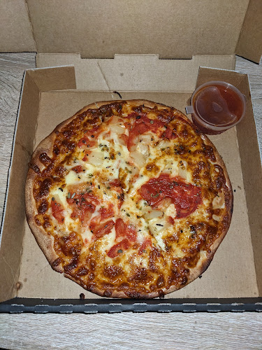 Comentarii opinii despre Old School Pizza & Stonegrill