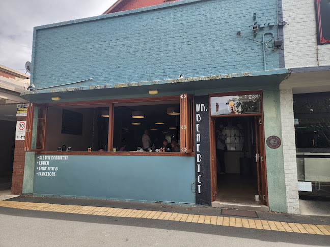 Comentarii opinii despre Mr. Benedict