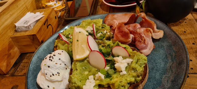 Brew Cafe & Wine Bar - Hospitality and gastronomy