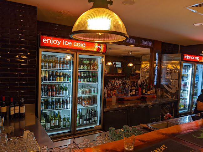 Comentarii opinii despre Primal Bar & Grill