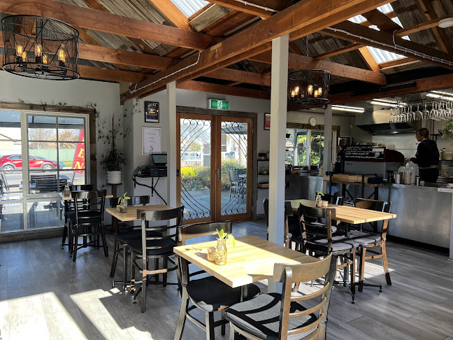 Comentarii opinii despre Stables Cafe and Bar