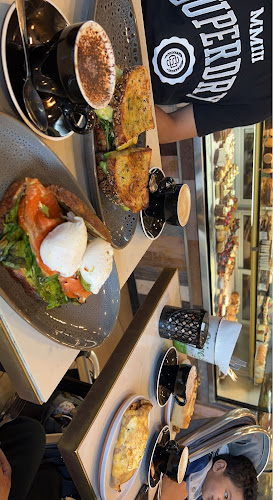 Croquembouche Patisserie - Hospitality and gastronomy