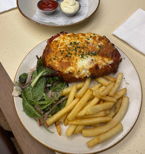 260-262 Ferntree Gully Rd, Notting Hill VIC 3168