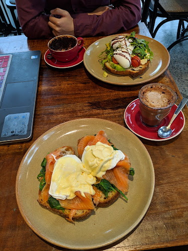 Opinii despre Pete's Artisan Bread and Cafe în Sydney - Hospitality and gastronomy