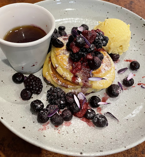 Opinii despre Moon Lily Kitchen and Cakes în Beaconsfield - Hospitality and gastronomy