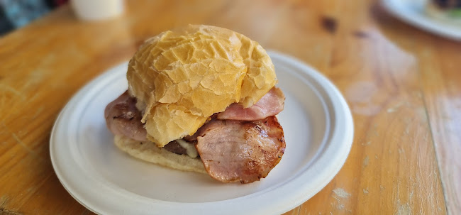 The Entrance Lake House - Hospitality and gastronomy