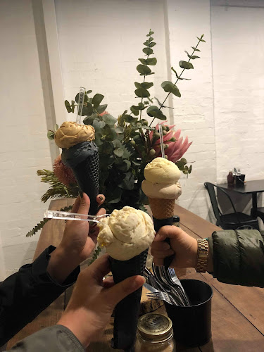 Comentarii opinii despre Black Waffle