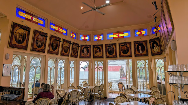 Comentarii opinii despre Poets Cafe