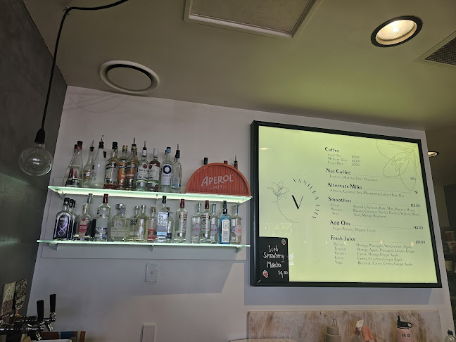 Vanilla Lily - Coolangatta