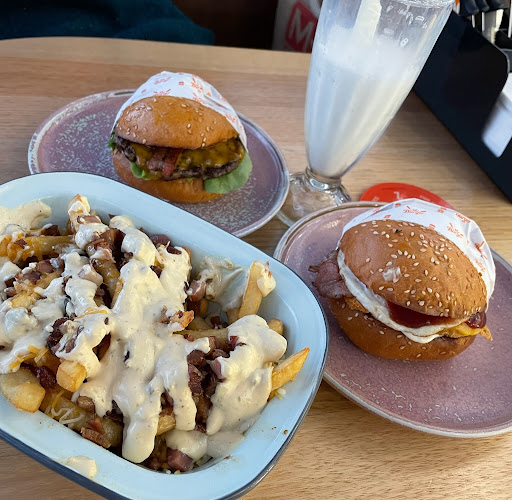 Mr Burger Cafe - Rosny - Hospitality and gastronomy