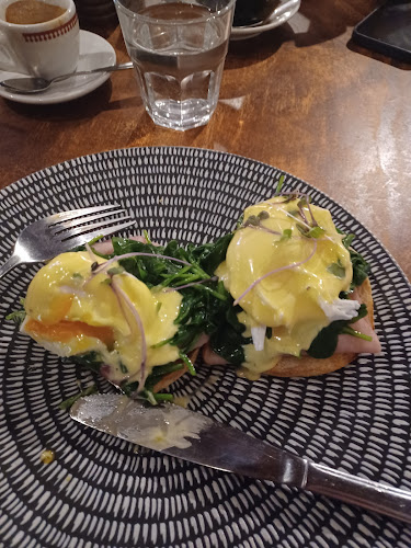 Comentarii opinii despre The Bond Store