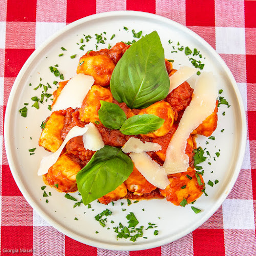 16 Burlington St, Oakleigh VIC 3166