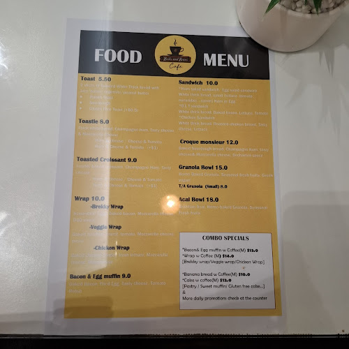 Comentarii opinii despre Books & Beans Cafe