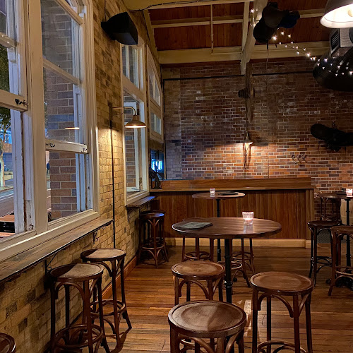 Frog's Hollow Saloon