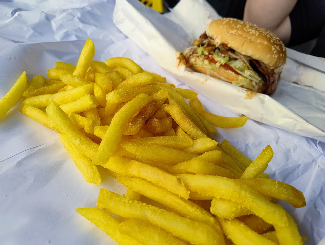 Paul's Famous Hamburgers - Hospitality and gastronomy