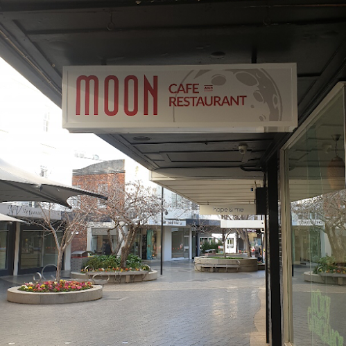 Moon Cafe and Restaurant