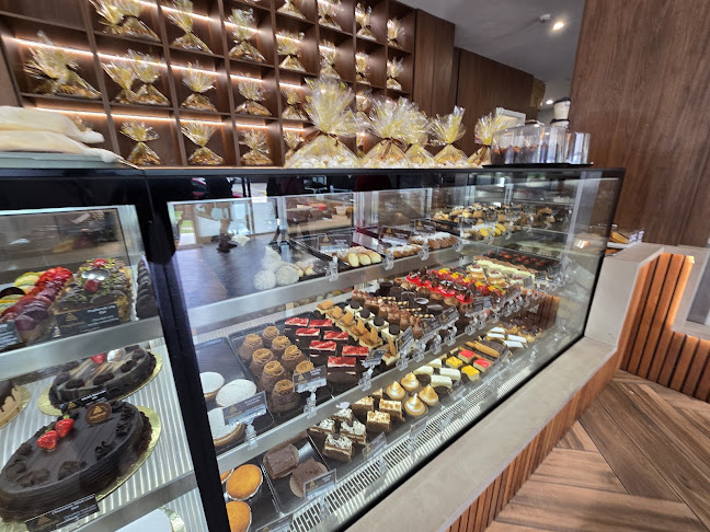 Comentarii opinii despre Profiterole Patisserie Mays Hill