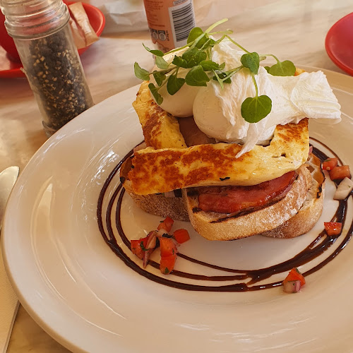 Poets Cafe - Montville