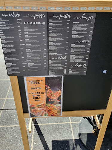 Hunger Hunt Pizza Bar and Restaurant - Surfers Paradise