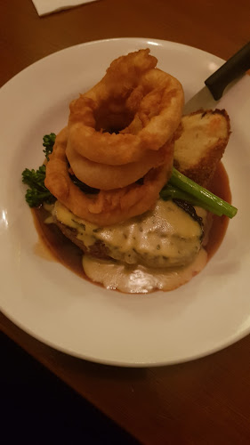 Durty Nelly's Irish Pub - Hospitality and gastronomy