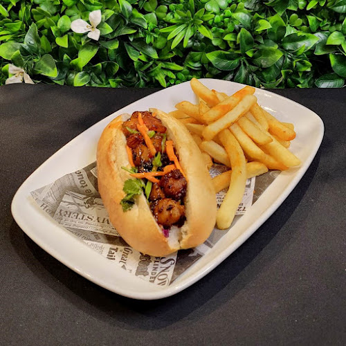 Coolaroo Hotel - Hospitality and gastronomy