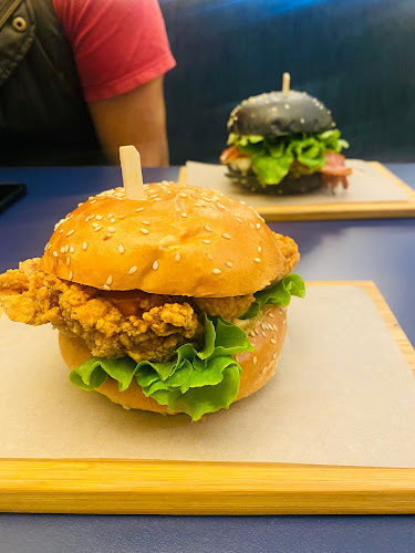 Opinii despre L'Burger Casual Restaurant în Hawthorn - Hospitality and gastronomy