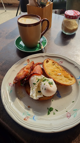 Qahwa Coffee Roasters and Espresso Bar - Hospitality and gastronomy