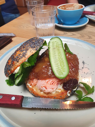 Comentarii opinii despre Peter Rabbit Cafe