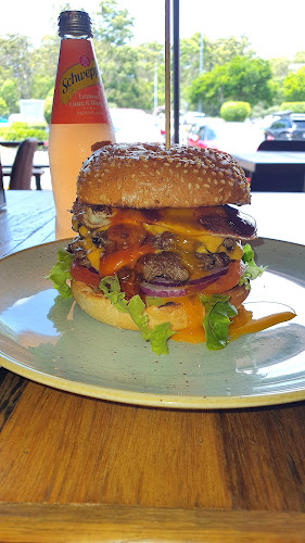 Opinii despre Burger Urge (Crestwood) în Molendinar - Hospitality and gastronomy