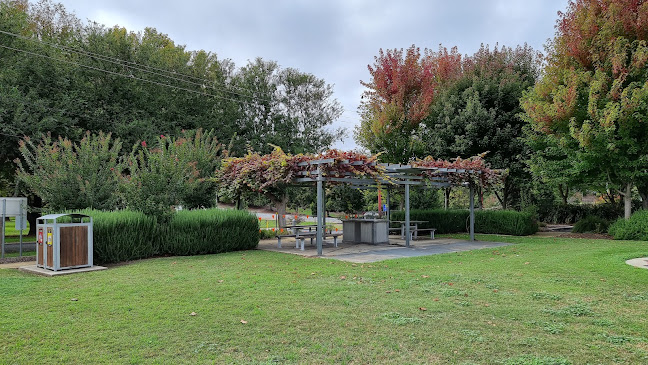 4 Trinculo Pl, Queanbeyan East NSW 2620