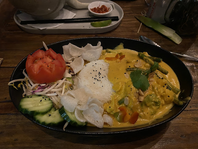 2/2 Sunlight Dr, Burleigh Waters QLD 4220