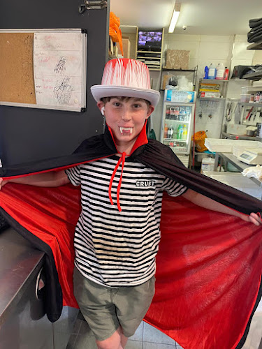 Crust Pizza Balgowlah - Hospitality and gastronomy