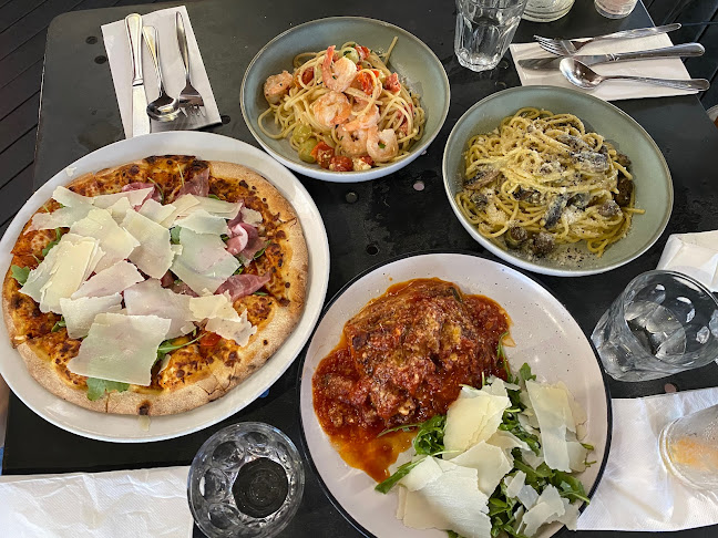 Comentarii opinii despre Perrotta's at the Gallery