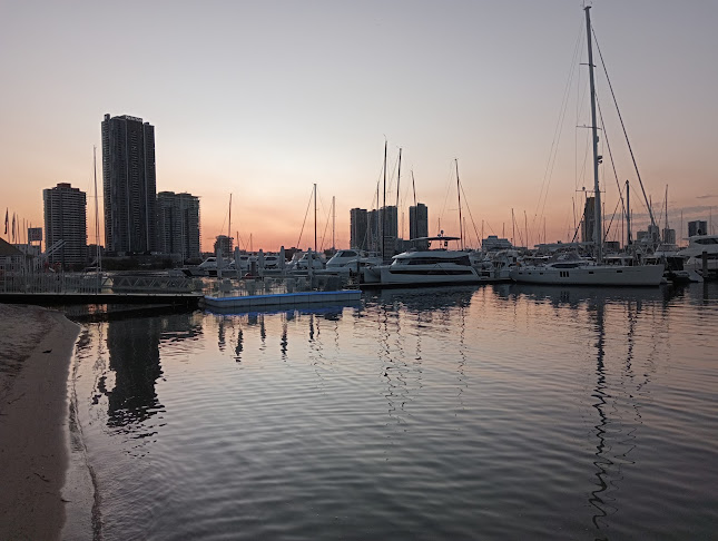 Waterfront Restaurant - Main Beach