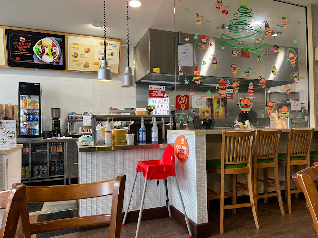 MOS BURGER - Hospitality and gastronomy